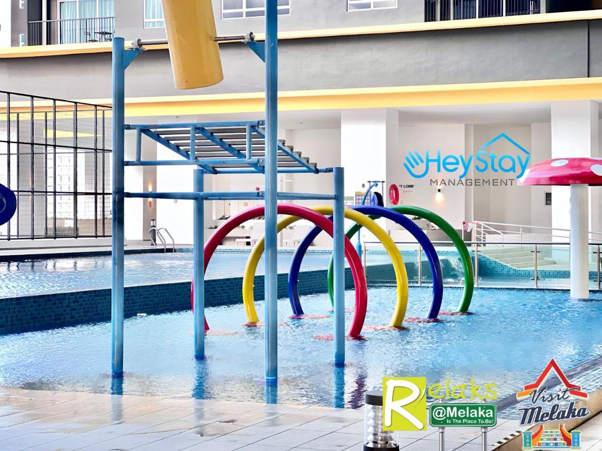 Novo 8 Residence Bachang By Heystay Management Kampong Tambak Exterior photo