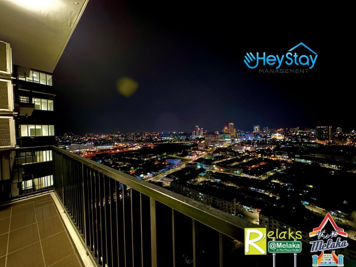Novo 8 Residence Bachang By Heystay Management Kampong Tambak Exterior photo